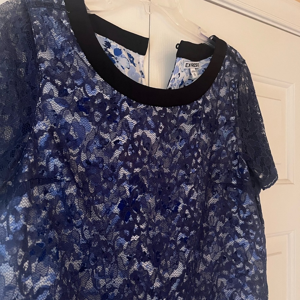 Express Top (M) so cute!! - Picture 3 of 3